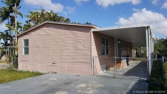 19800 SW 180th Ave in Miami, FL - Building Photo