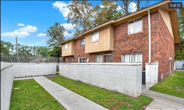 100 Lewis Dr in Savannah, GA - Building Photo - Building Photo