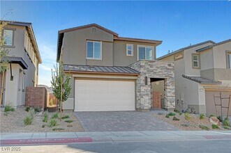 19 Strada Barbera in Henderson, NV - Building Photo - Building Photo