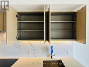 3 Concord Cityplace Wy in Toronto, ON - Building Photo - Building Photo