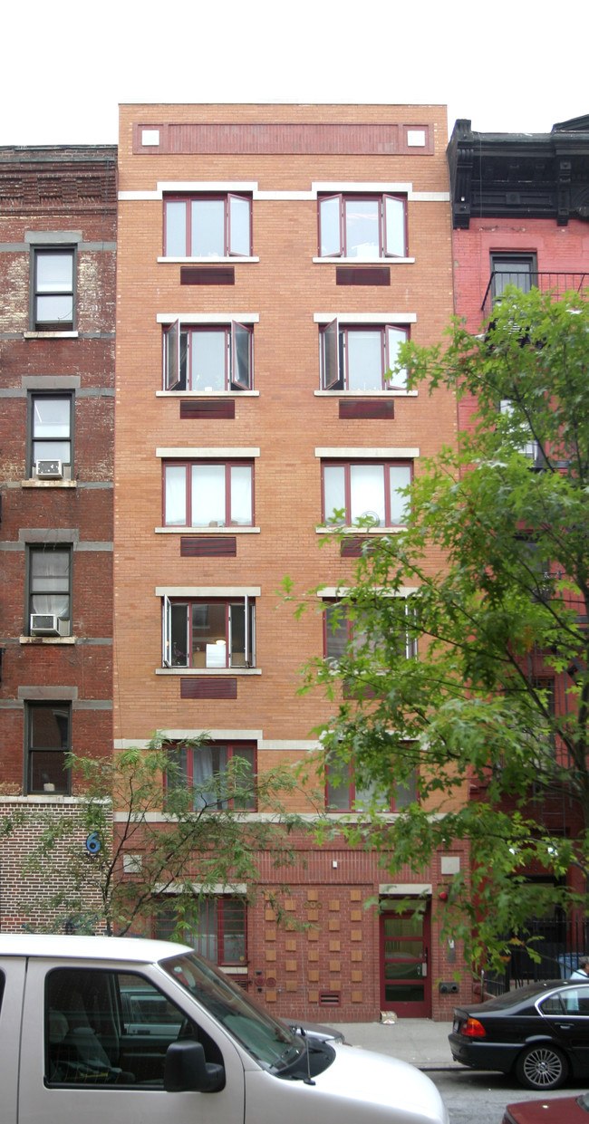 300 E 3rd St in New York, NY - Building Photo - Building Photo