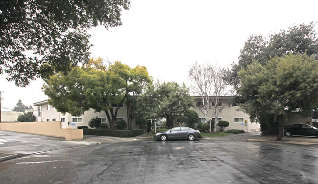 Blythe Court Apartments in Sunnyvale, CA - Building Photo - Building Photo