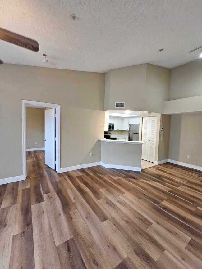 4191 N Haverhill Rd in West Palm Beach, FL - Building Photo - Building Photo