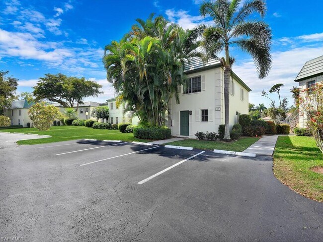 109 Bobolink Way in Naples, FL - Building Photo - Building Photo