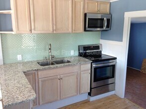 204 Cape Fear Blvd in Carolina Beach, NC - Building Photo - Building Photo