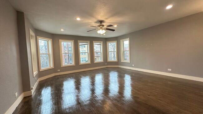 6207 N Talman Ave in Chicago, IL - Foto de edificio - Building Photo
