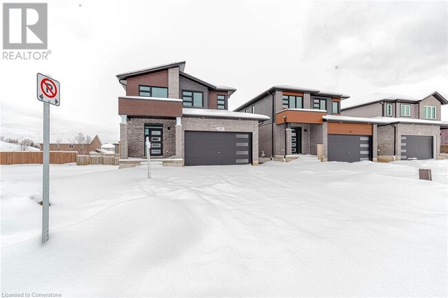 40 Moon Cres in Cambridge, ON - Building Photo - Building Photo