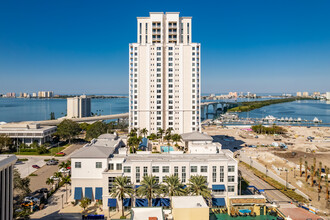 Water's Edge Condominiums in Clearwater, FL - Building Photo - Building Photo