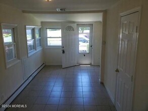 235 Bay Ave in Leonardo, NJ - Building Photo - Building Photo