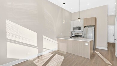 4533 N Clark St in Chicago, IL - Building Photo - Building Photo