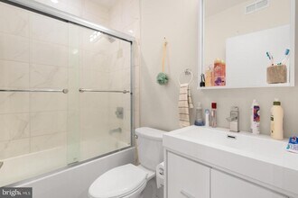 1702 Point Breeze Ave in Philadelphia, PA - Building Photo - Building Photo