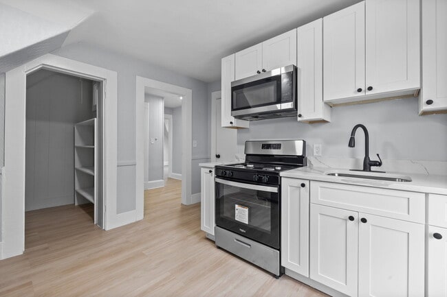 48 Hamilton Ave, Unit 3