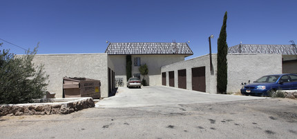 Twin Palm Apartments in Hesperia, CA - Building Photo - Building Photo