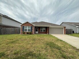 1600 Scotland Dr in Centerton, AR - Building Photo