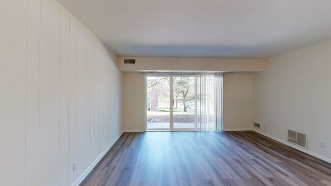 351 Buckminster Dr in Norwood, MA - Building Photo - Building Photo