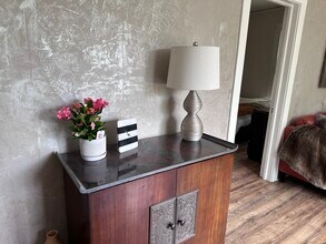 3901 1/2 Greysolon Rd in Duluth, MN - Foto de edificio - Building Photo