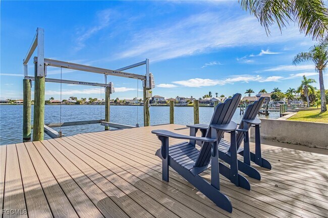 5019 Skyline Blvd in Cape Coral, FL - Foto de edificio - Building Photo