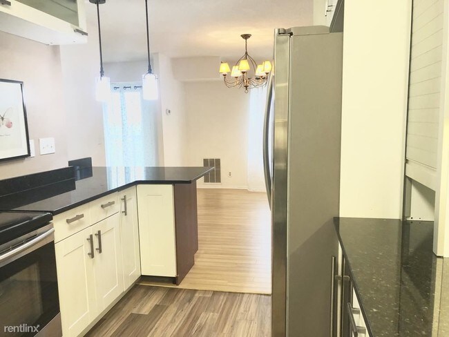 8370 Greensboro Dr in McLean, VA - Building Photo - Building Photo