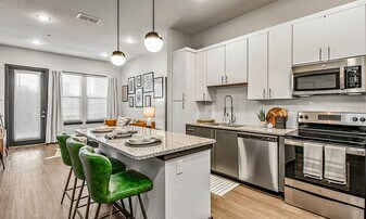 Cortland Santos Flats in Tampa, FL - Building Photo