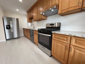 84 Calumet St, Unit 3 Apartamentos