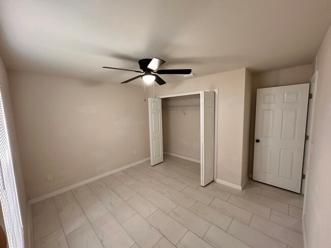 2212 SW Santa Barbara Pl in Cape Coral, FL - Building Photo - Building Photo