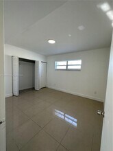 1687 SW 10th St-Unit -Lower in Miami, FL - Building Photo - Building Photo