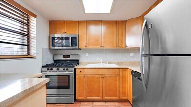 13000 SW 92nd Ave in Miami, FL - Building Photo - Building Photo