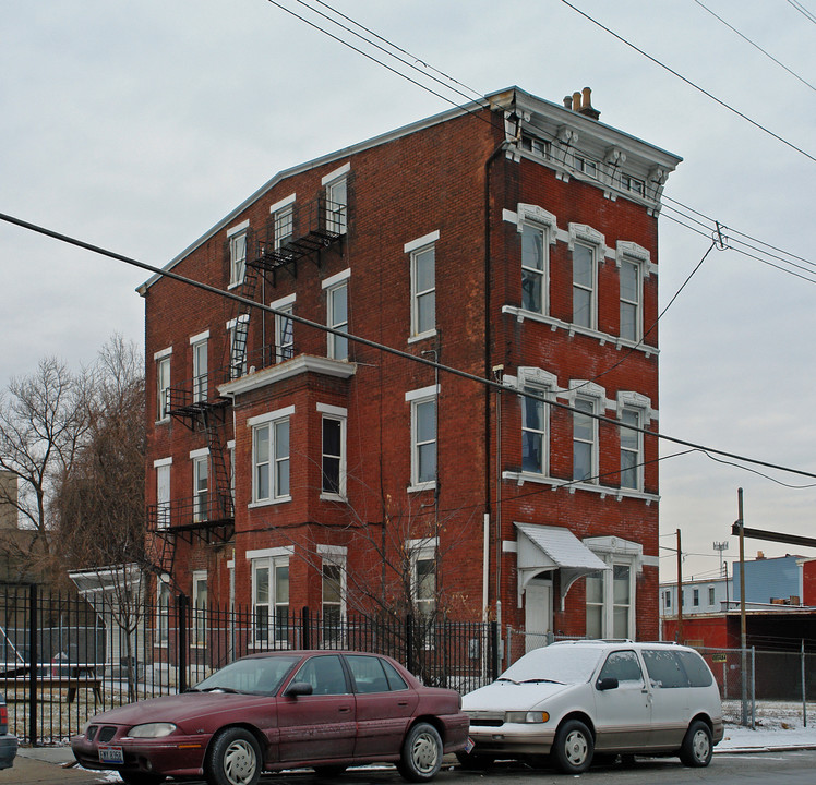 3079 Colerain Ave in Cincinnati, OH - Building Photo