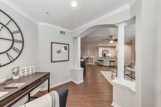 1300 Bering Dr in Houston, TX - Building Photo - Building Photo