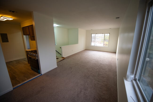 3107 Pine Cone Ct, Unit 3107 in Poughkeepsie, NY - Foto de edificio - Building Photo