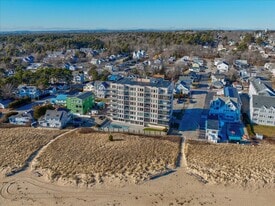1 Seacliff Ave, Unit 4B in Old Orchard Beach, ME - Building Photo