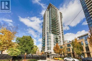 285 Mutual St in Toronto, ON - Building Photo