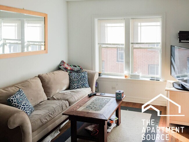 3818 N Sheffield Ave, Unit 3W in Chicago, IL - Building Photo - Building Photo