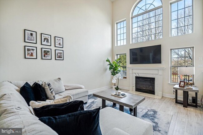 1855 Creekview Ln in Jamison, PA - Building Photo - Building Photo