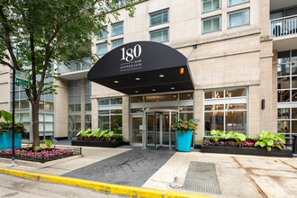 180 North Jefferson in Chicago, IL - Foto de edificio - Building Photo