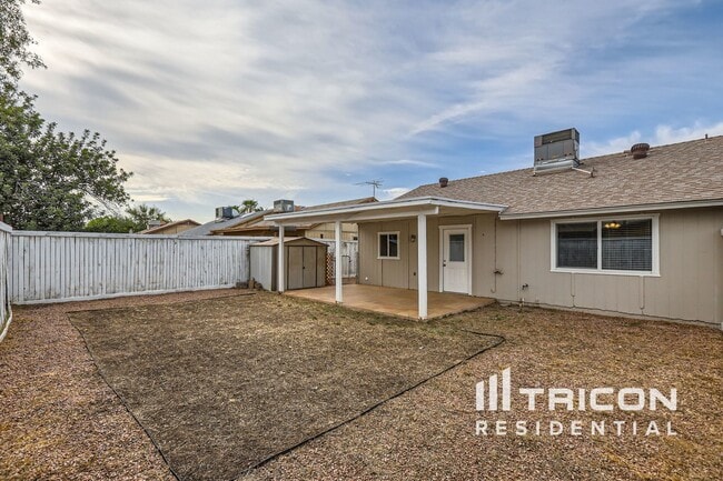 3018 W Blackhawk Dr in Phoenix, AZ - Building Photo - Building Photo