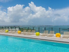 501 NE 31st St, Unit 2108 in Miami, FL - Building Photo - Building Photo