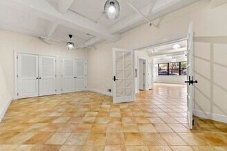 300 Communipaw Ave in Jersey City, NJ - Building Photo - Building Photo