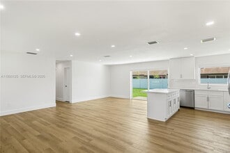 12020 SW 108th St in Miami, FL - Building Photo - Building Photo