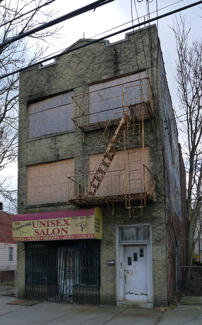 956 E 233rd St in Bronx, NY - Building Photo - Building Photo