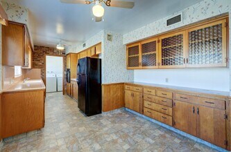 123 W McKinley Ave in Fresno, CA - Foto de edificio - Building Photo