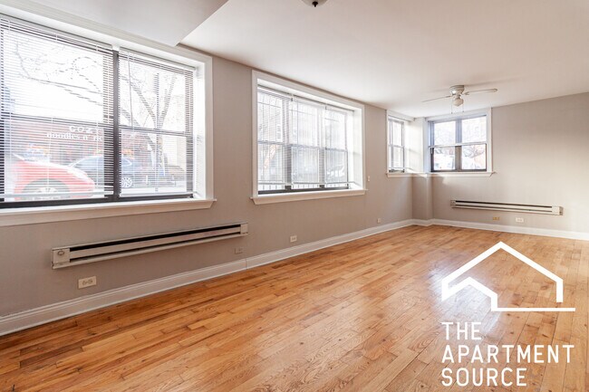 3451 N Sheffield Ave, Unit G in Chicago, IL - Building Photo - Building Photo