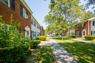 Princeton Ridge in Portland, ME - Foto de edificio - Building Photo