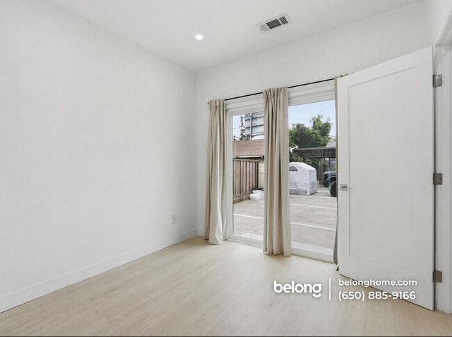 1395 Vine St in San Jose, CA - Foto de edificio - Building Photo