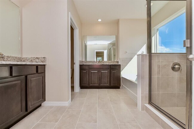 5215 Tannin Ln in Bradenton, FL - Building Photo - Building Photo