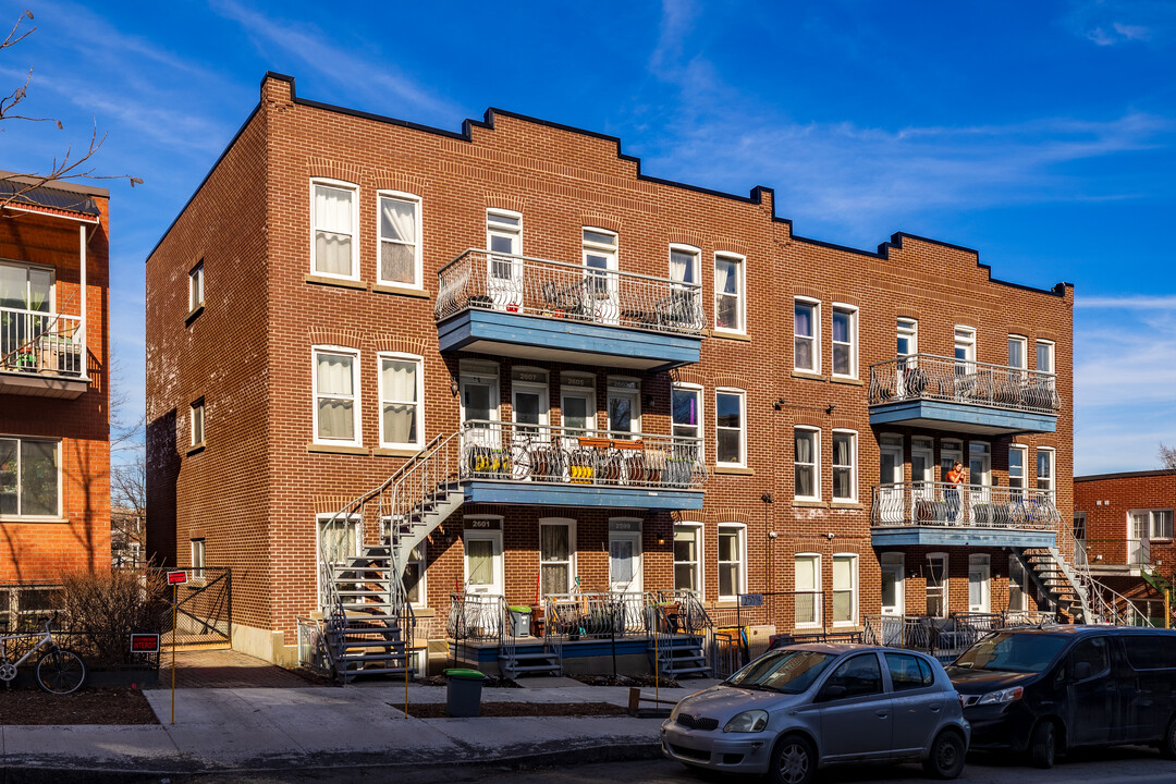 2595-2601 Frontenac Rue in Montréal, QC - Building Photo