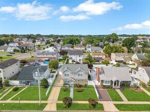 871 Grand Blvd, Unit 3204 in Westbury, NY - Building Photo - Building Photo