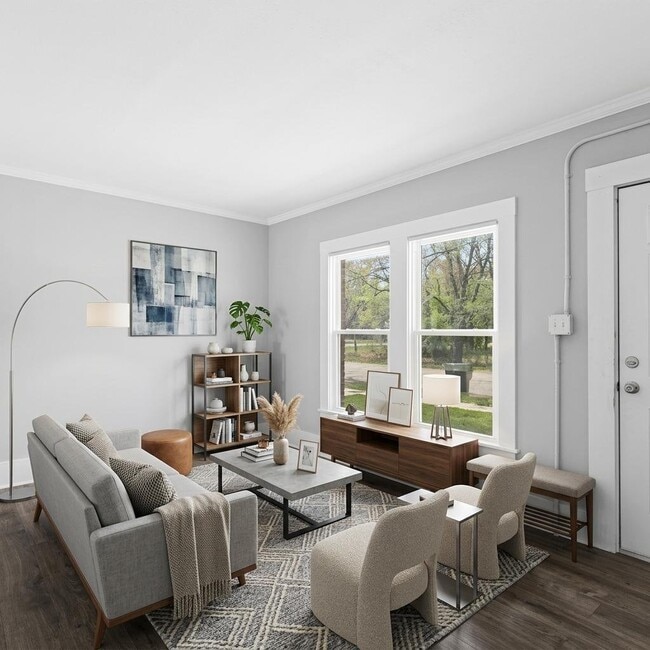 property at 111 W Rundell St