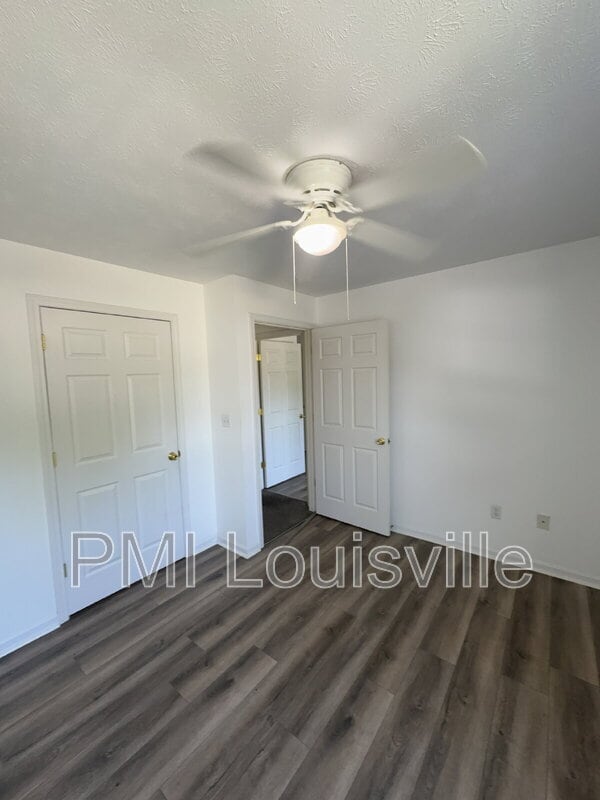 9303 Stonestreet Rd in Louisville, KY - Building Photo - Building Photo