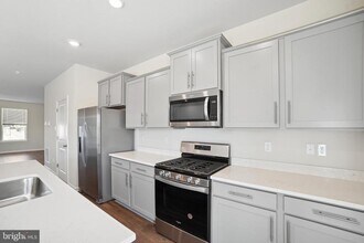 738 Compass Wy in Frederick, MD - Building Photo - Building Photo